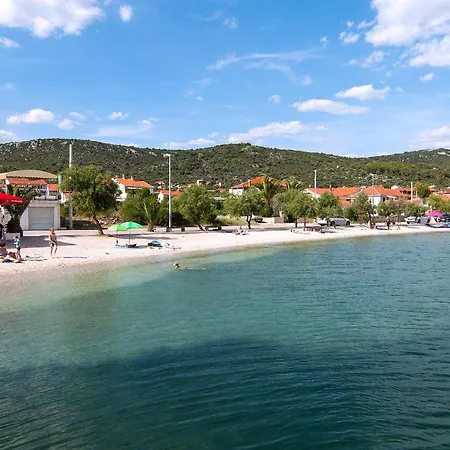 With Parking Space Vinisce, Trogir - 8660 Vinišće