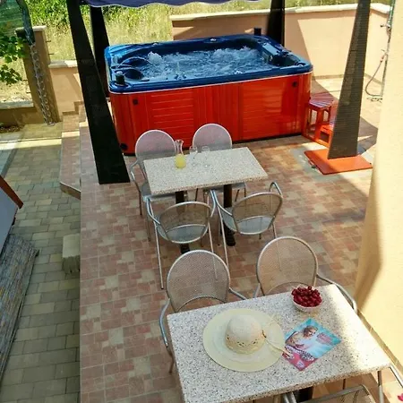 Apartment With Parking Space Vinisce, Trogir - 8660 Vinišće