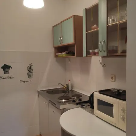 Lägenhet With Parking Space Vinisce, Trogir - 8660 Vinišće
