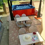 Appartamento With Parking Space Vinisce, Trogir - 8660 Vinišće