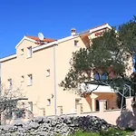 Appartamento With Parking Space Vinisce, Trogir - 8660