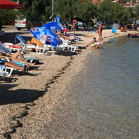 Apartamento With Hot Tub Vinisce, Trogir - 8660