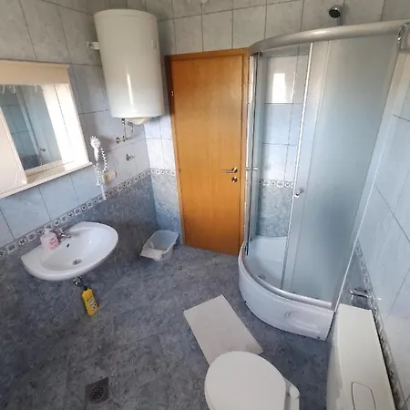 With A Parking Space Vinisce, Trogir - 8660 Apartment Vinisce