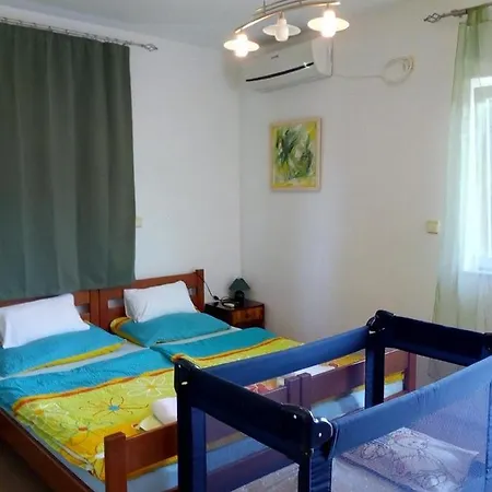Apartments With Hot Tub Vinisce, Trogir - 8660 *