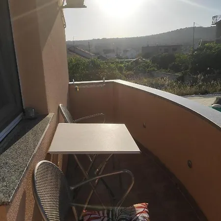With A Parking Space Vinisce, Trogir - 8660 Apartment