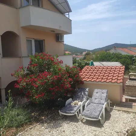With Parking Space Vinisce, Trogir - 8660 Apartament