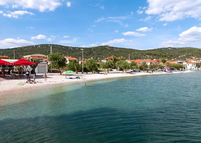 With Parking Space Vinisce, Trogir - 8660 Vinišće