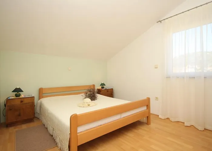 With Parking Space Vinisce, Trogir - 8660