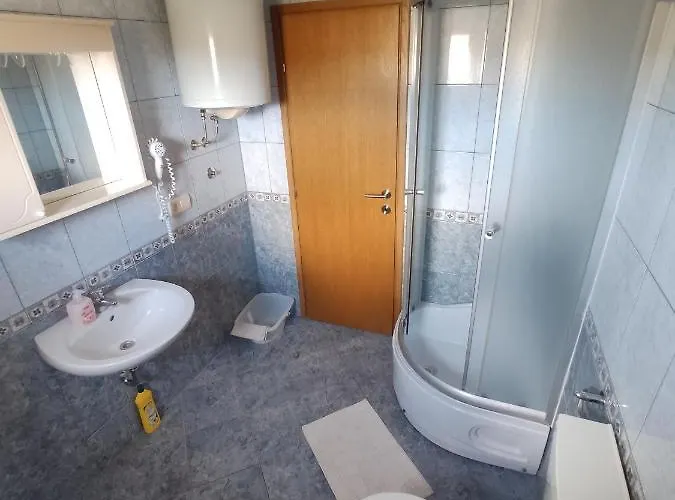 With Parking Space Vinisce, Trogir - 8660 Apartament Vinišće