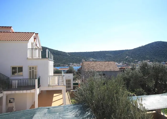 With Parking Space Vinisce, Trogir - 8660 Apartament Vinišće