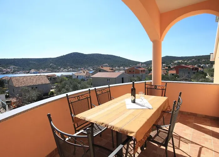 With Parking Space Vinisce, Trogir - 8660 Vinišće