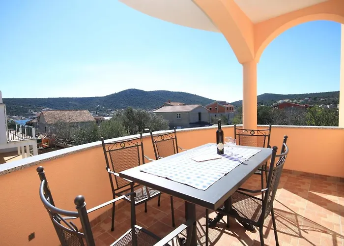 Apartament With Parking Space Vinisce, Trogir - 8660