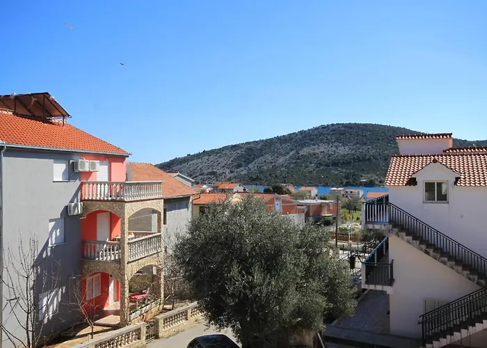 Apartament With Parking Space Vinisce, Trogir - 8660