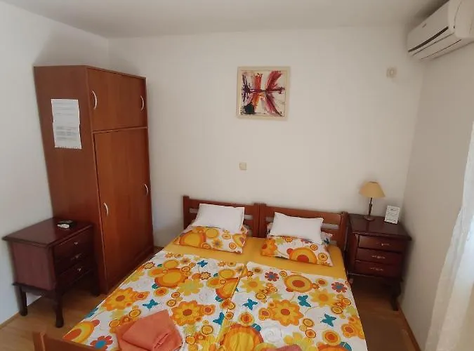 Apartament With Parking Space Vinisce, Trogir - 8660