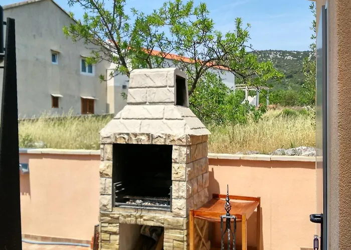 With Parking Space Vinisce, Trogir - 8660 Apartament *