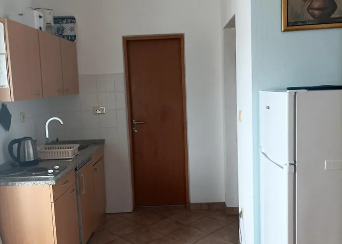 With Parking Space Vinisce, Trogir - 8660 Apartament