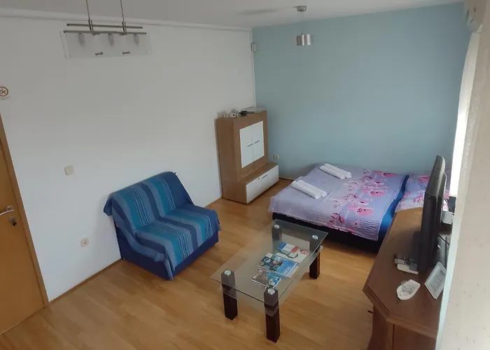 Apartment With Parking Space Vinisce, Trogir - 8660 *